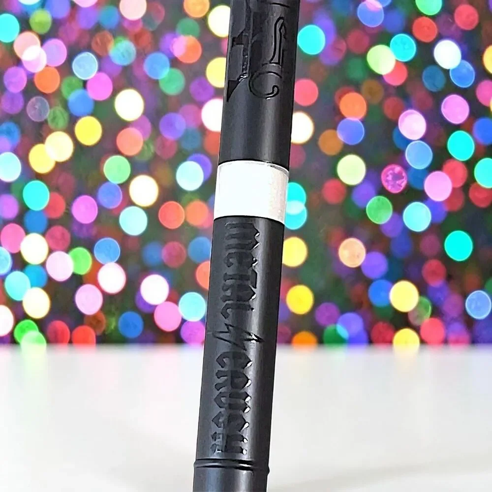Kat Von D Metal Crush Liquid Highlighter, Helix  1.8ml New In Box
